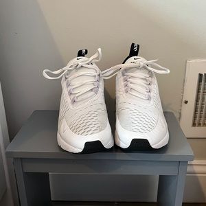 Big kids Nike Air Max white size 4Y